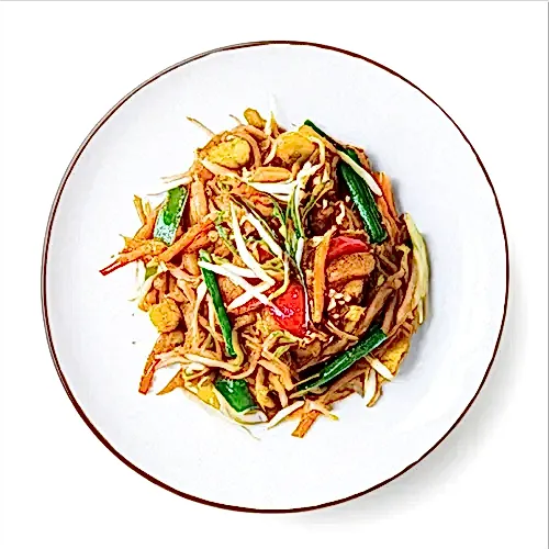 Sebzeli Pad Thai menüsü